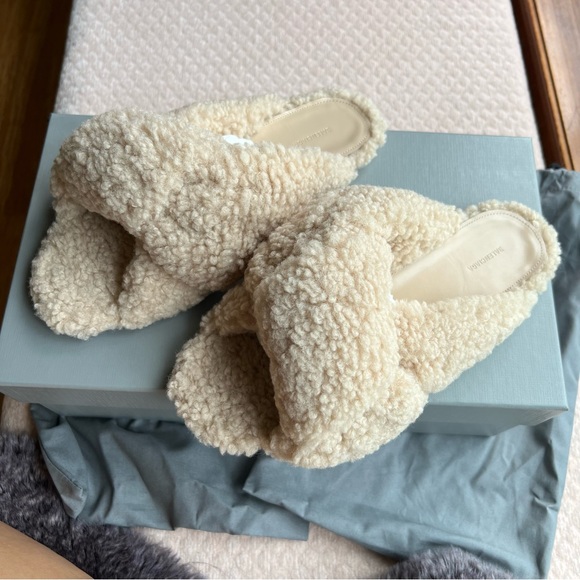 NEW Balenciaga Drapy Shearling Slide Sandals 40.5/10.5 - Picture 11 of 14